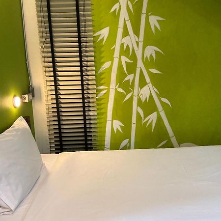 Udee Bangkok Hostel Exterior photo