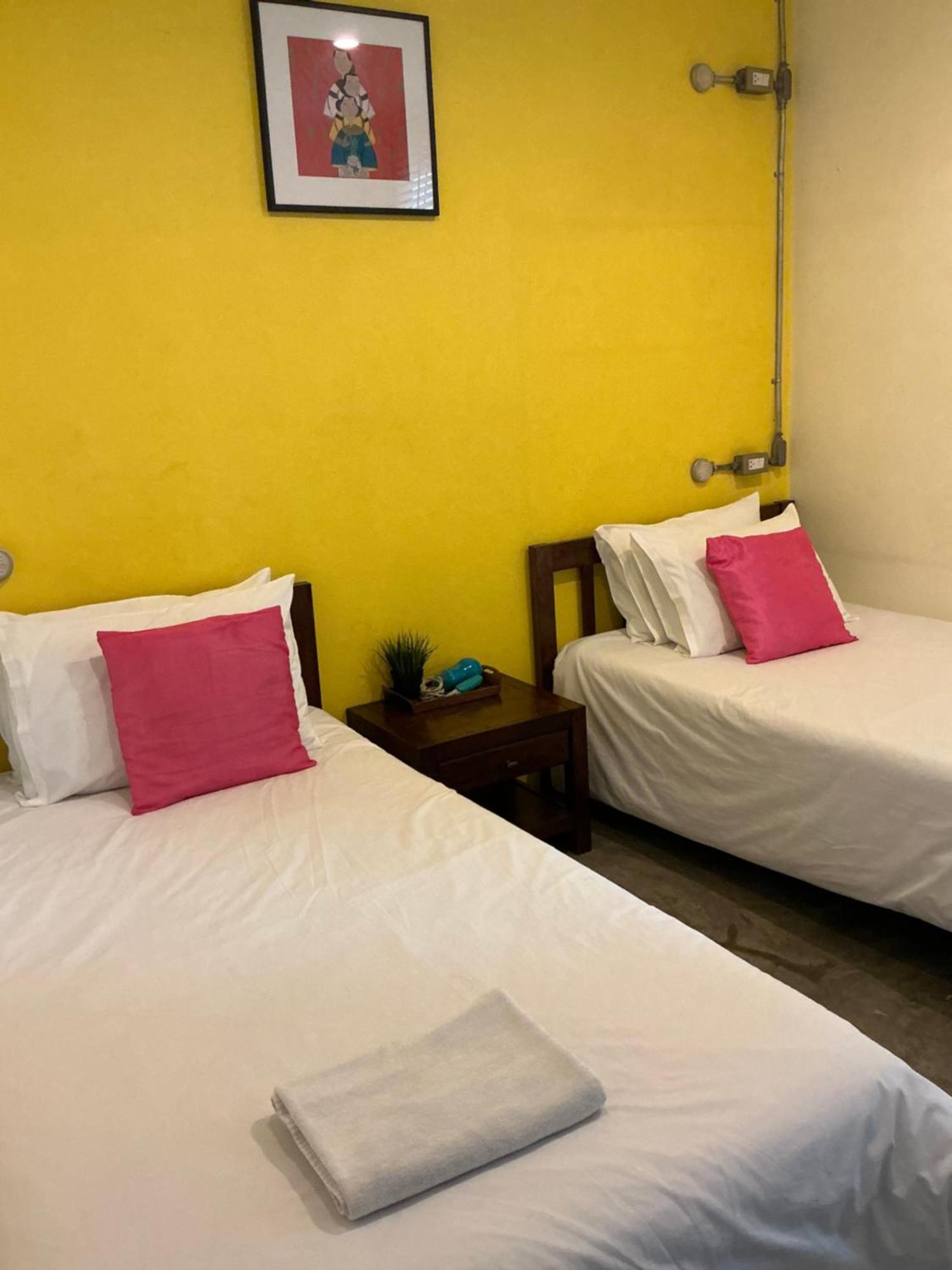 Udee Bangkok Hostel Exterior photo